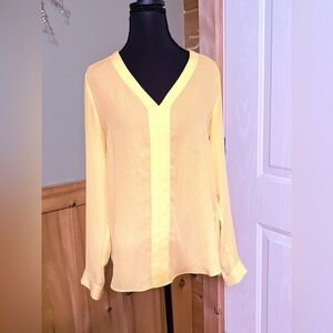 Banana Republic Yellow Blouse Top V-Neck size Small heart pattern